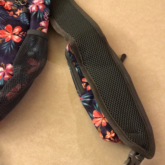 Holybird NWOT! Sling Backpack - Picture 14 of 15